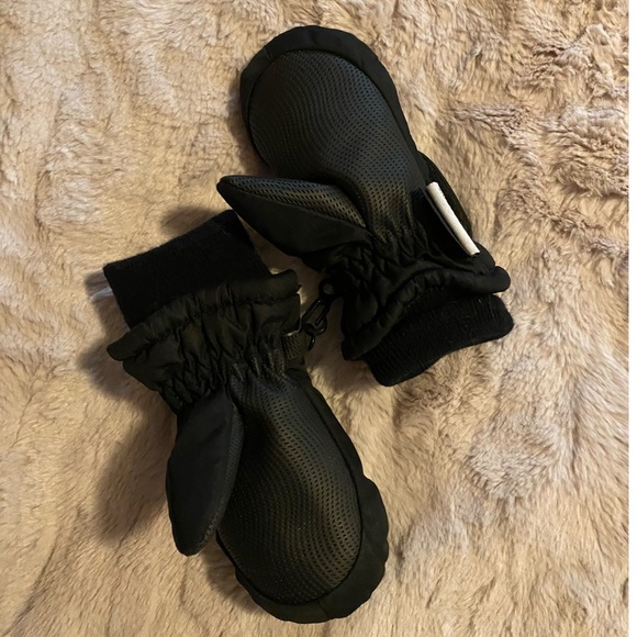 toddler mittens - Picture 1 of 2